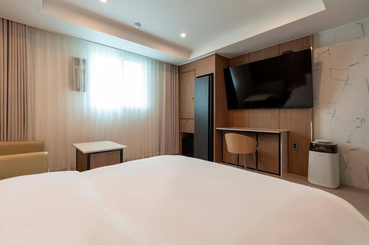 Jecheon Hound Hotel Chech'ŏn Εξωτερικό φωτογραφία